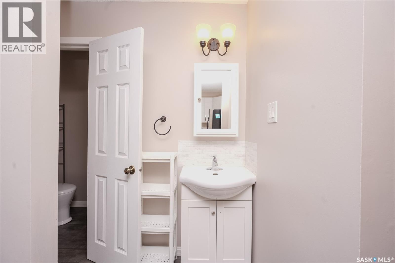 91 Mackenzie Way, Regina, SK - Indoor Photo Showing Bathroom