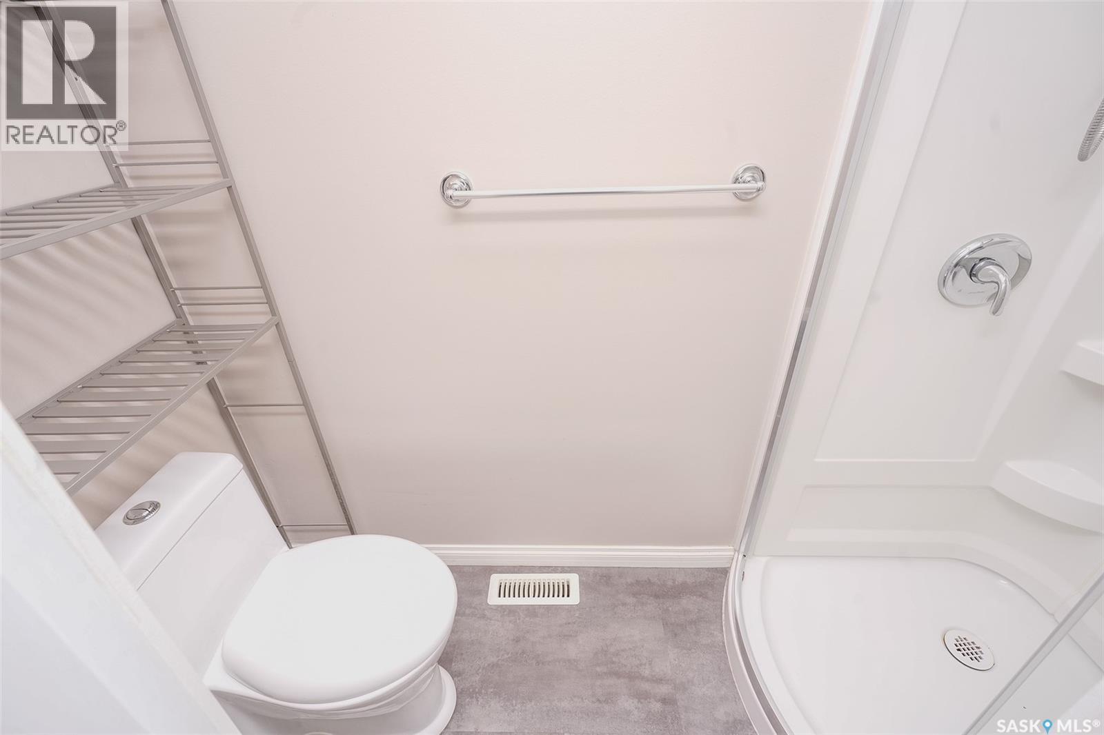 91 Mackenzie Way, Regina, SK - Indoor Photo Showing Bathroom