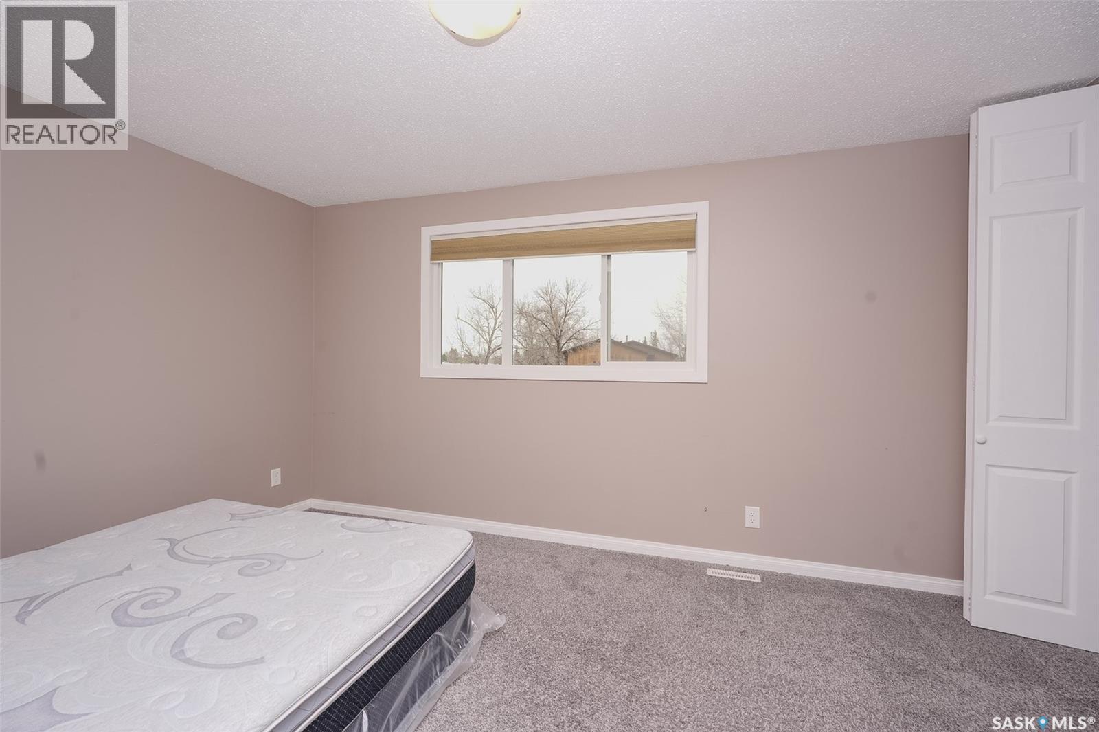 91 Mackenzie Way, Regina, SK - Indoor Photo Showing Other Room