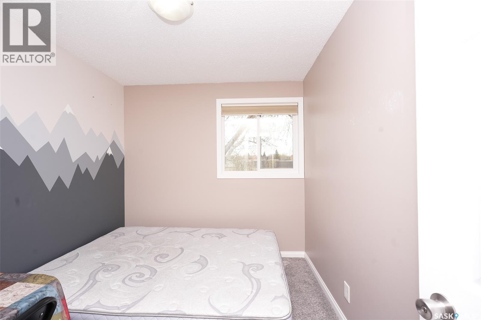 91 Mackenzie Way, Regina, SK - Indoor Photo Showing Bedroom