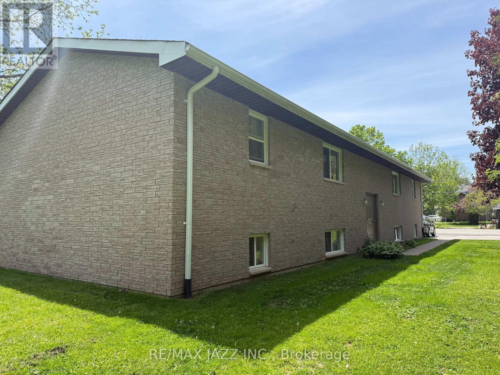 416 Gill Street, Orillia, ON - Outdoor With Exterior