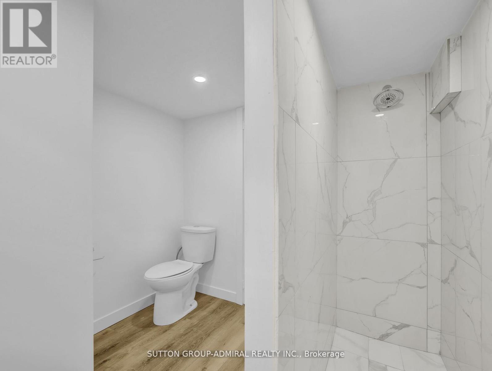 365 Beach Boulevard, Hamilton, ON - Indoor Photo Showing Bathroom