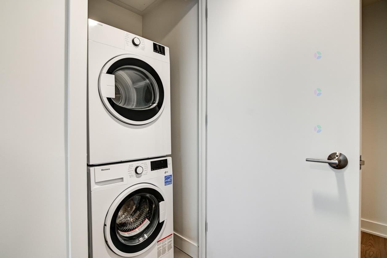 Salle de lavage - 2304-1288 Rue St-Antoine O., Montréal (Ville-Marie), QC - Indoor Photo Showing Laundry Room