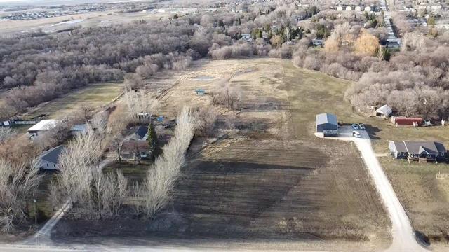 2 River Rd, Lorette, MB