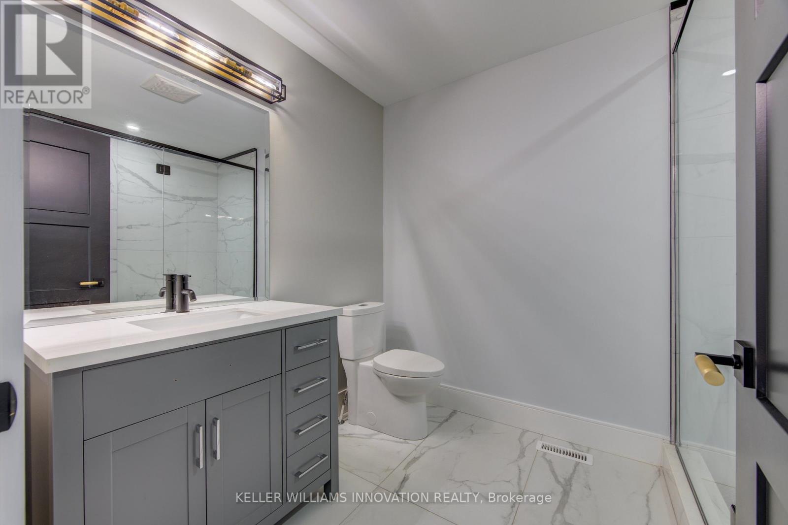 8 Edgeview Crescent W, Middlesex Centre, ON - Indoor Photo Showing Bathroom