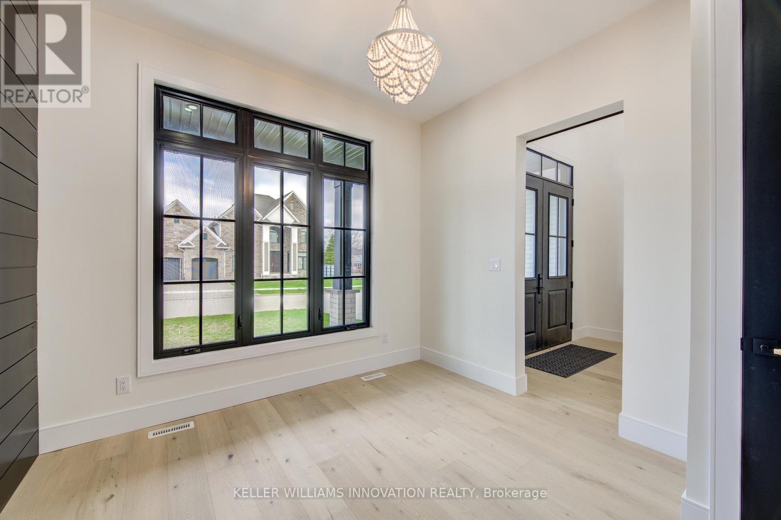 8 Edgeview Crescent W, Middlesex Centre, ON - Indoor Photo Showing Other Room