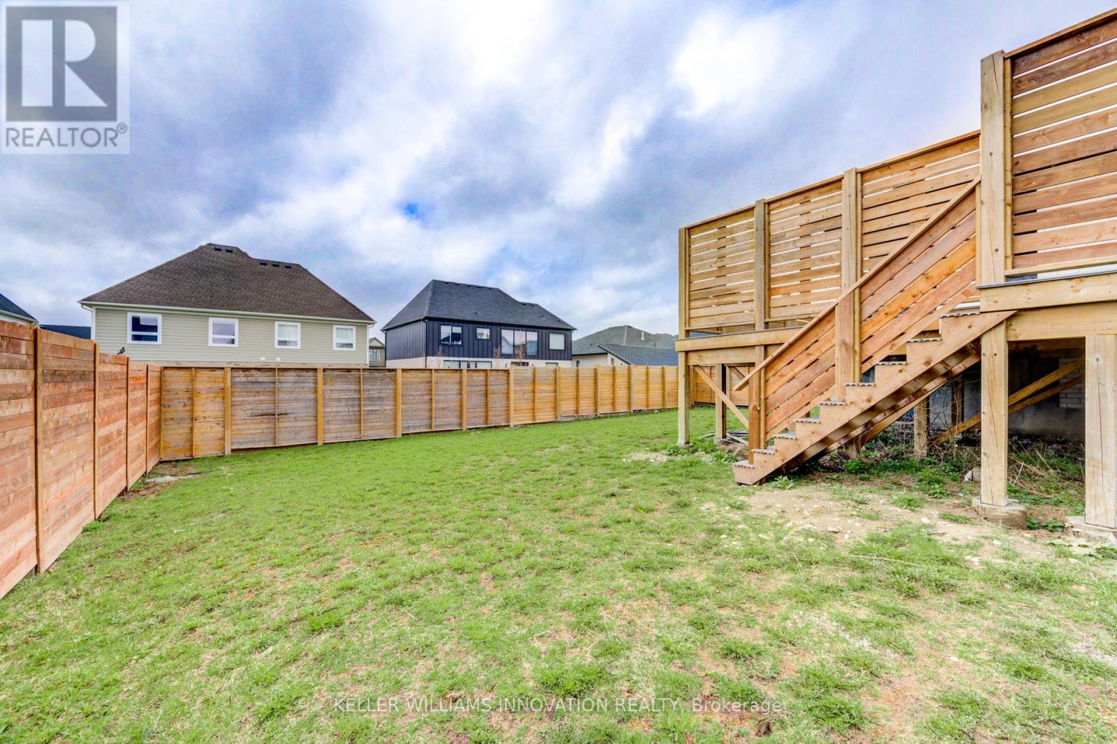 8 Edgeview Crescent W, Middlesex Centre, ON - Outdoor