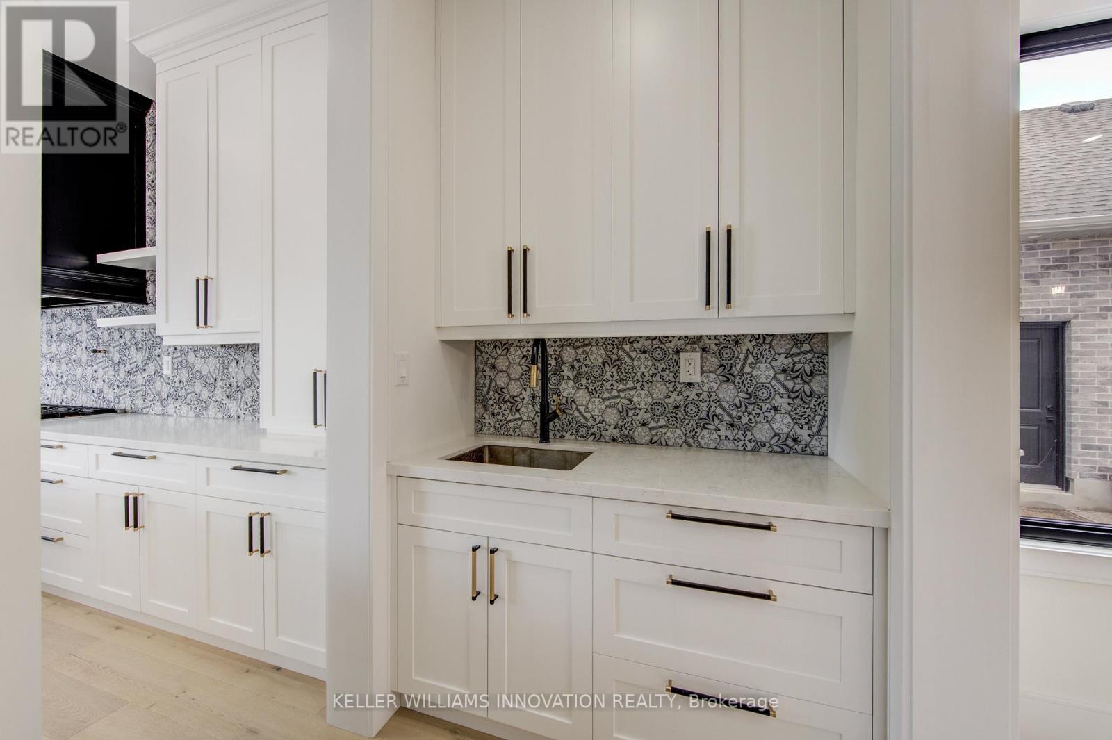 8 Edgeview Crescent W, Middlesex Centre, ON - Indoor