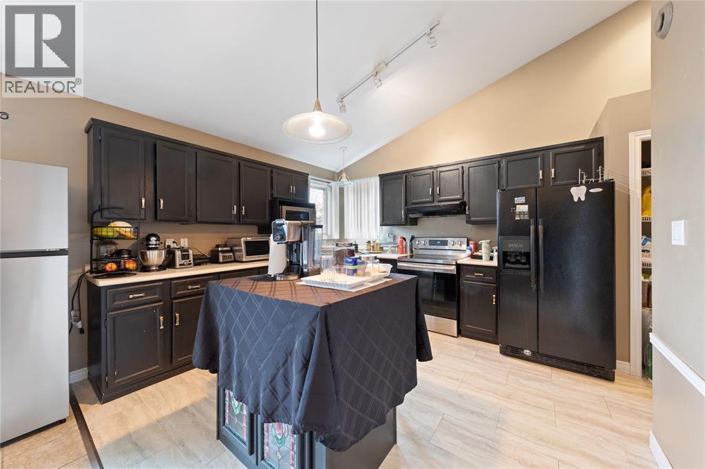 1970 Orchard Avenue, Sarnia, ON - Indoor Photo Showing Kitchen