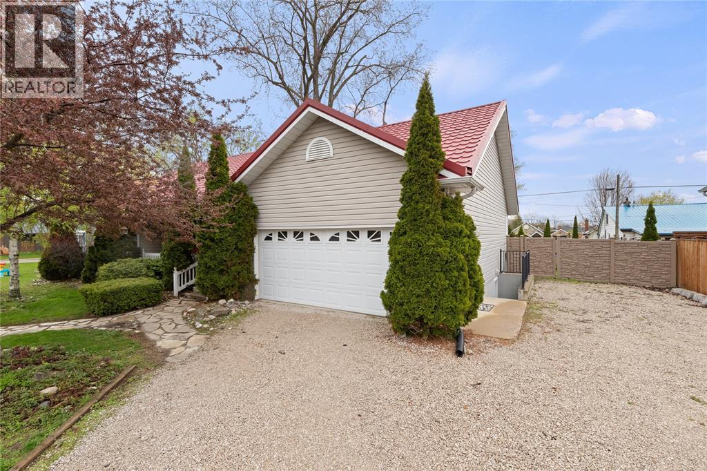 1970 Orchard Avenue, Sarnia, ON - Outdoor