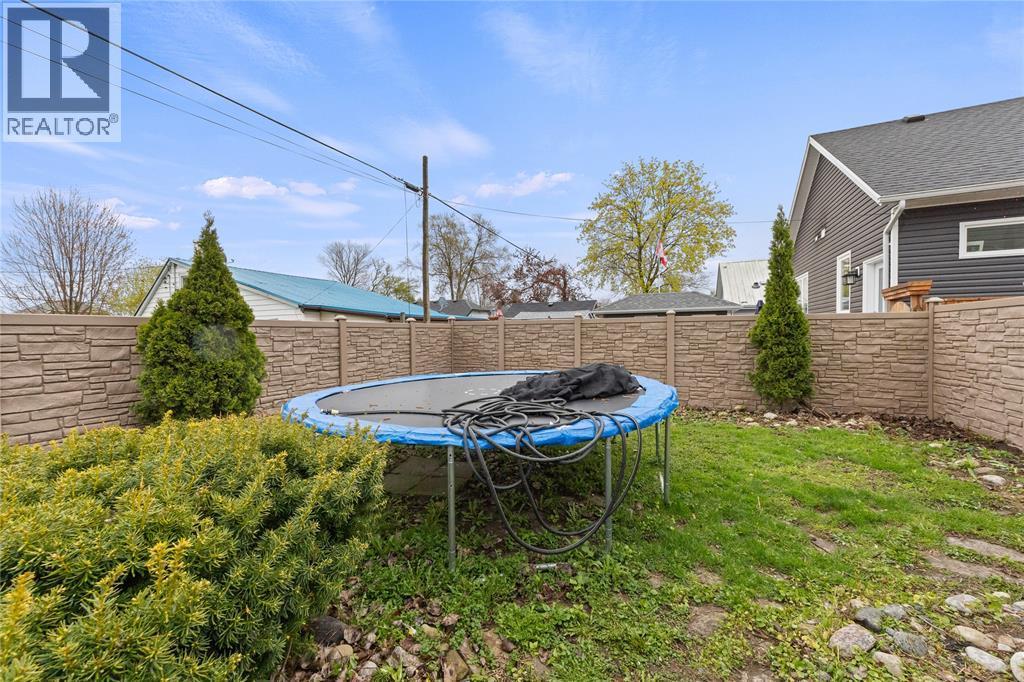 1970 Orchard Avenue, Sarnia, ON - Outdoor