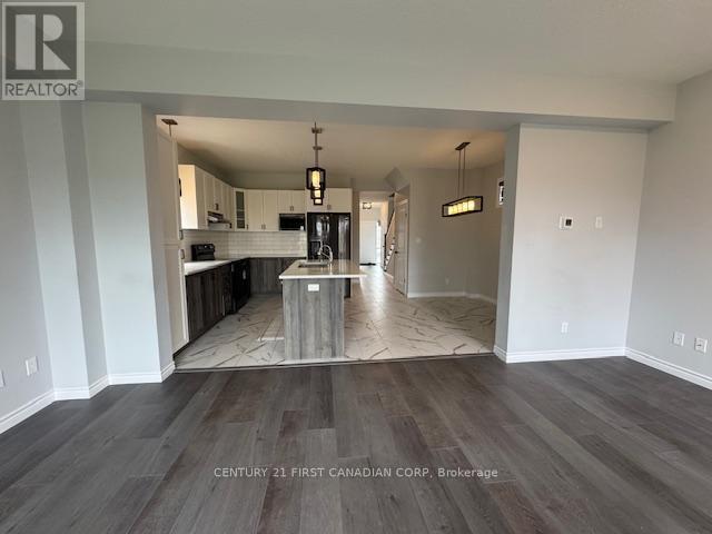 245 Wesley Boulevard, Cambridge, ON - Indoor Photo Showing Kitchen