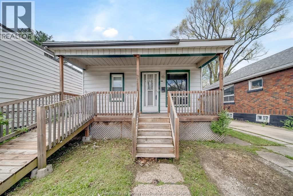 3574 Bloomfield Rd., Windsor, ON - Outdoor With Deck Patio Veranda With Exterior