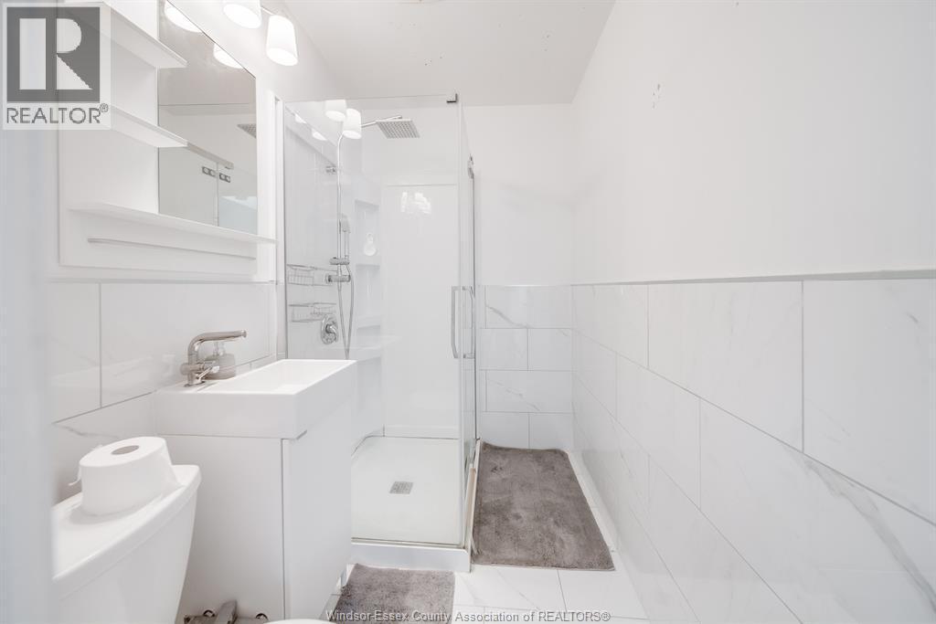 3574 Bloomfield Rd., Windsor, ON - Indoor Photo Showing Bathroom