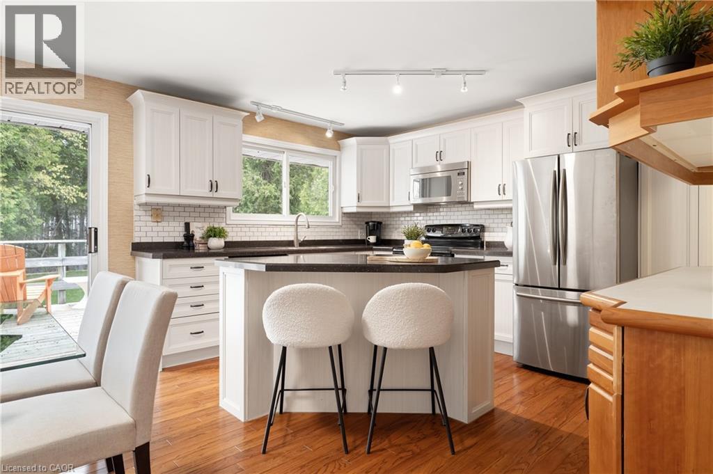 24 Grand Hill Drive, Kitchener, ON - Indoor Photo Showing Kitchen