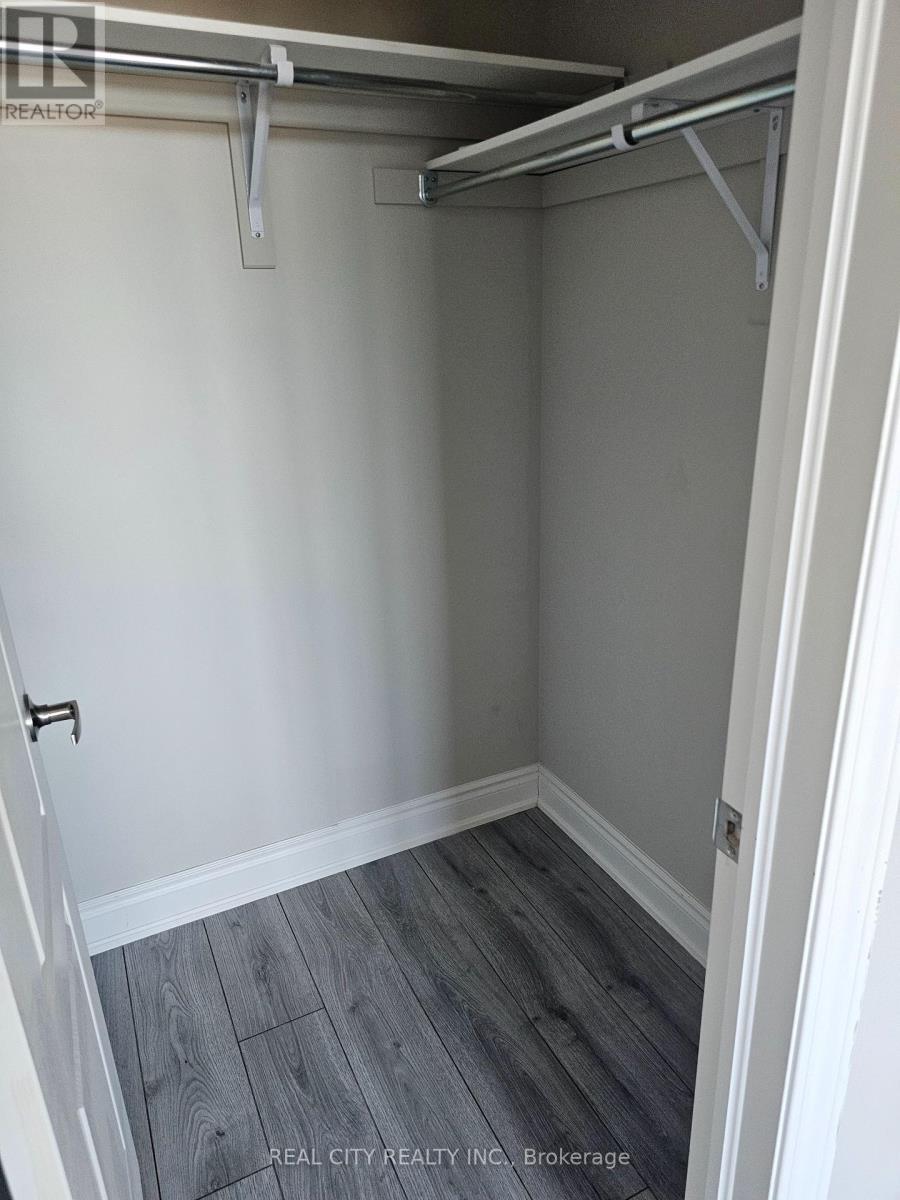 132 Sunset Way, Thorold, ON - Indoor With Storage