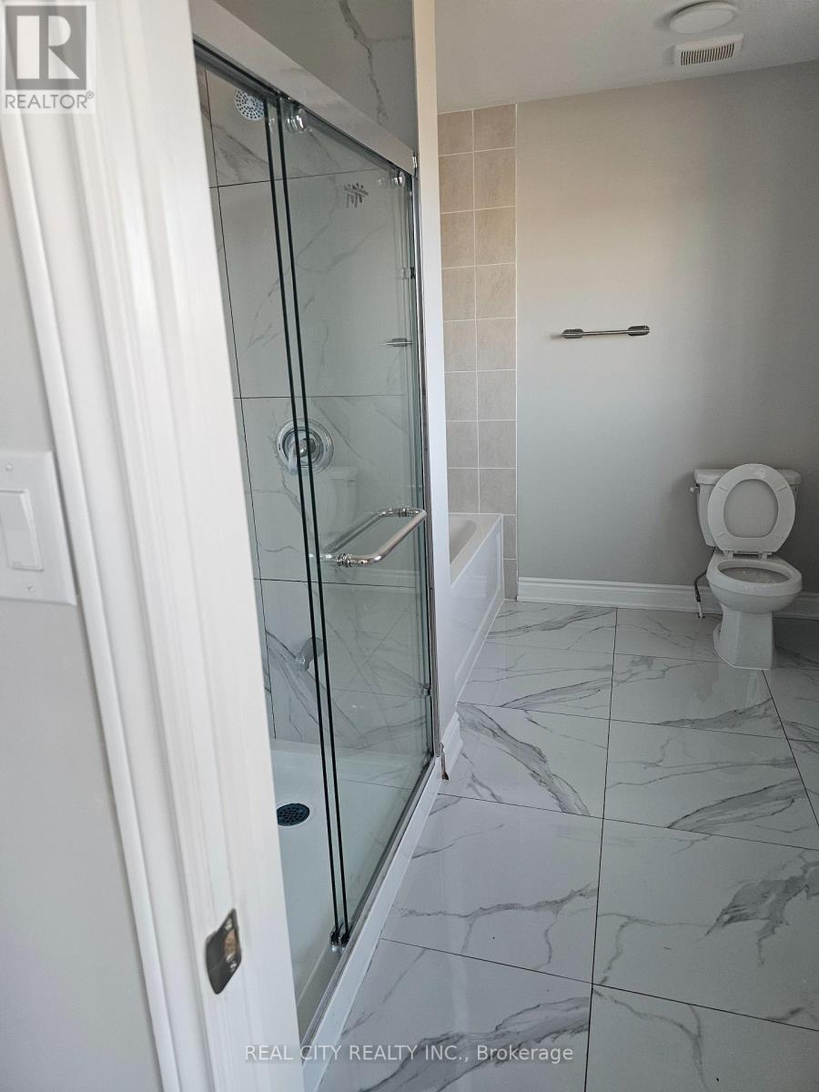 132 Sunset Way, Thorold, ON - Indoor Photo Showing Bathroom