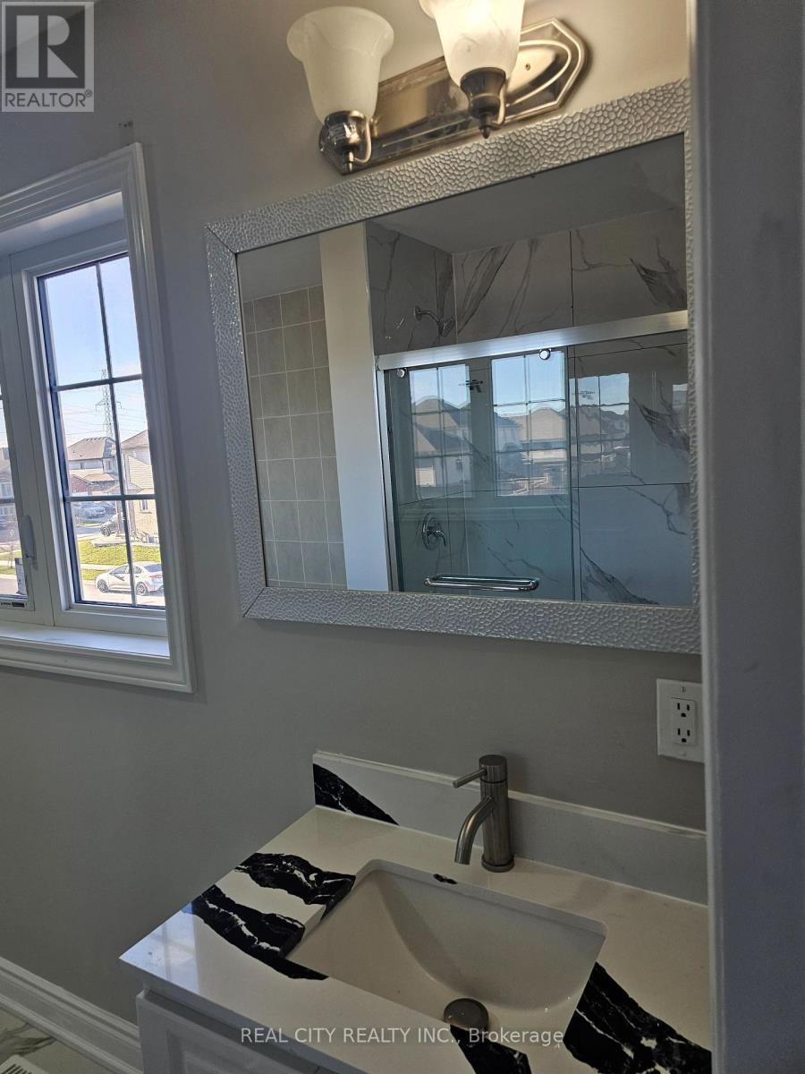 132 Sunset Way, Thorold, ON - Indoor Photo Showing Bathroom