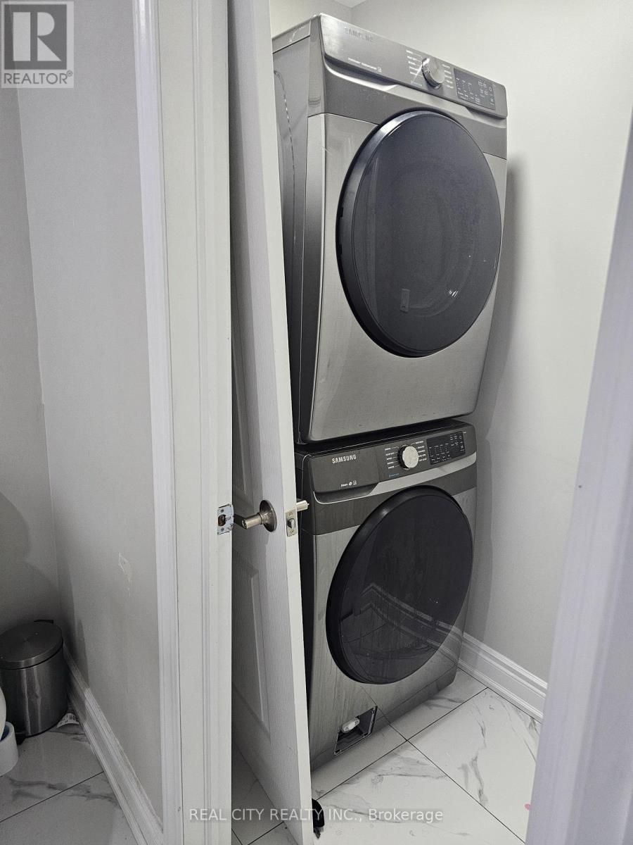 132 Sunset Way, Thorold, ON - Indoor Photo Showing Laundry Room