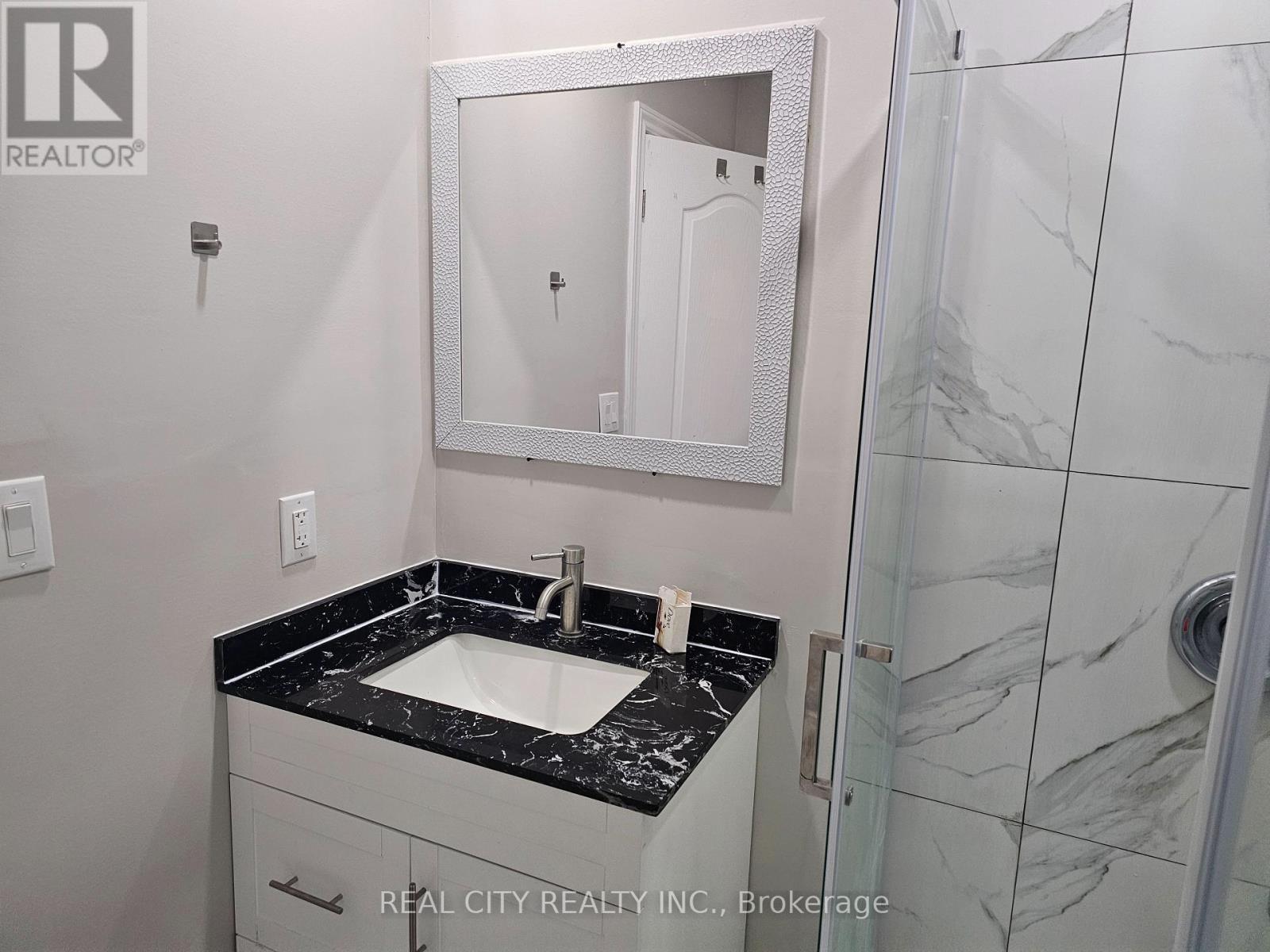 132 Sunset Way, Thorold, ON - Indoor Photo Showing Bathroom