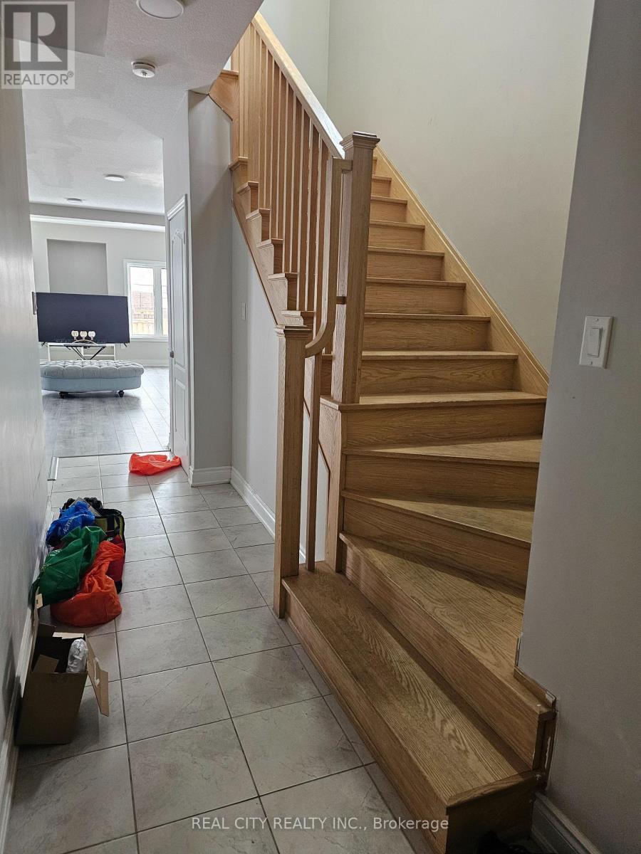 132 Sunset Way, Thorold, ON - Indoor Photo Showing Other Room