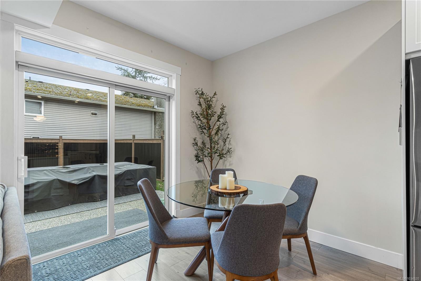340 Millstone Ave, Nanaimo, BC - Indoor Photo Showing Dining Room