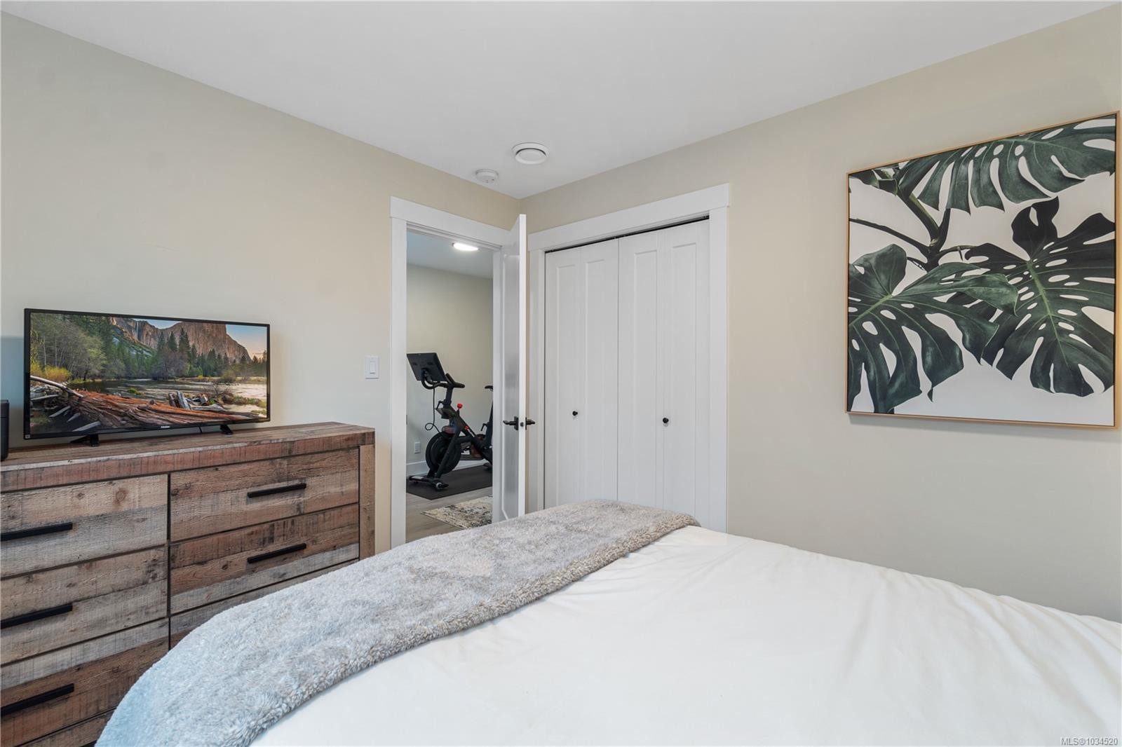 340 Millstone Ave, Nanaimo, BC - Indoor Photo Showing Bedroom