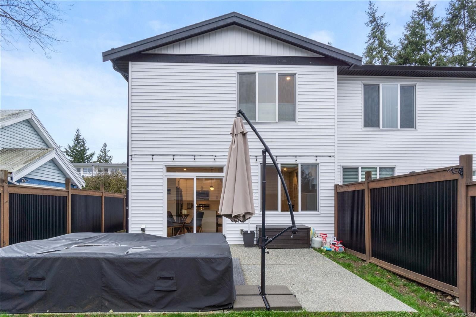 340 Millstone Ave, Nanaimo, BC - Outdoor With Exterior