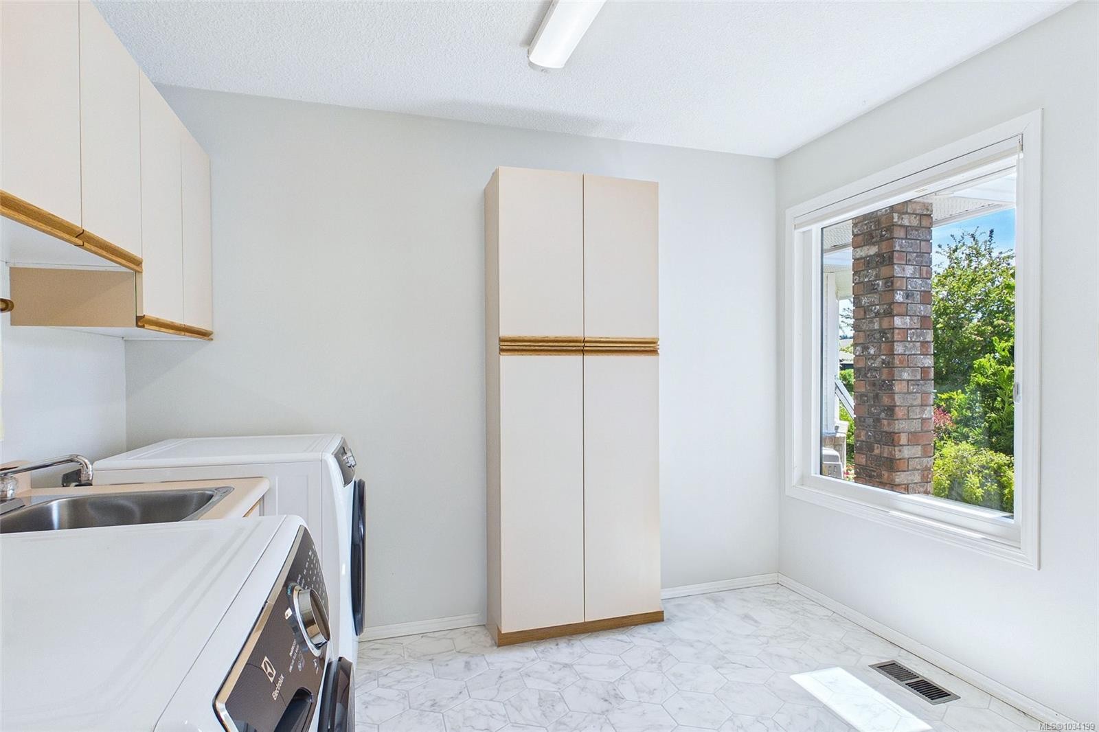 6058 Christopher Rd, Nanaimo, BC