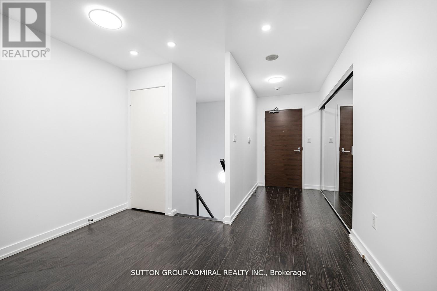 G20 - 18 Capreol Court, Toronto, ON - Indoor Photo Showing Other Room