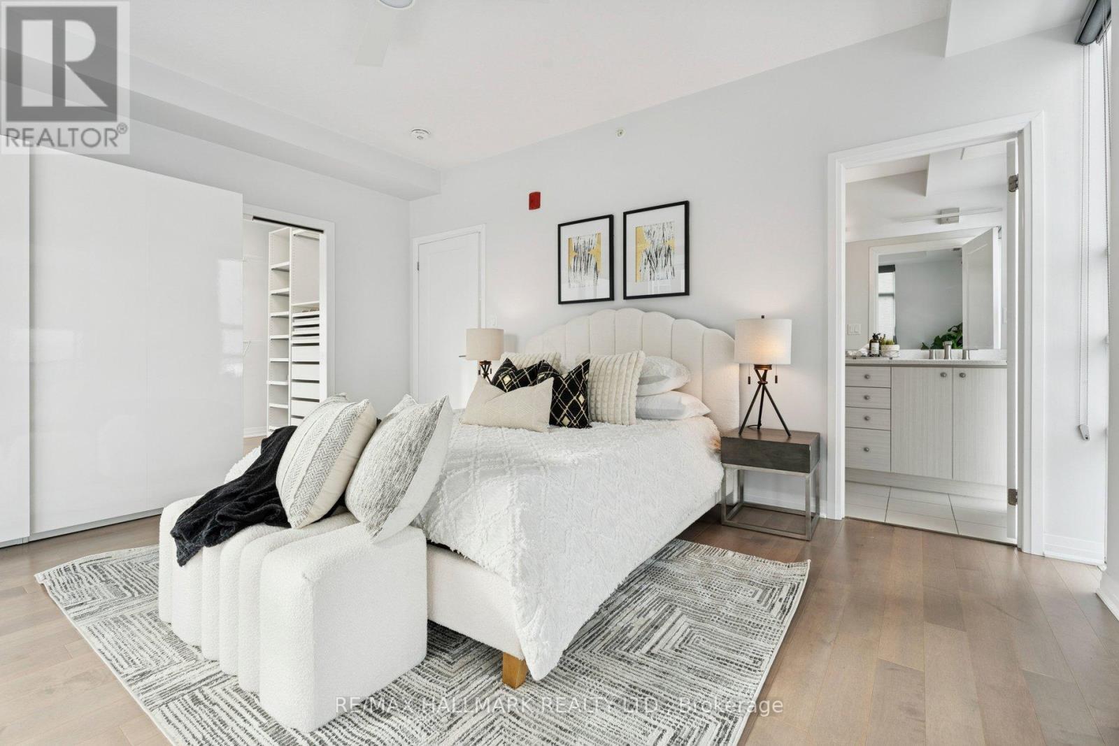 409 - 10 Concord Place, Grimsby, ON - Indoor Photo Showing Bedroom