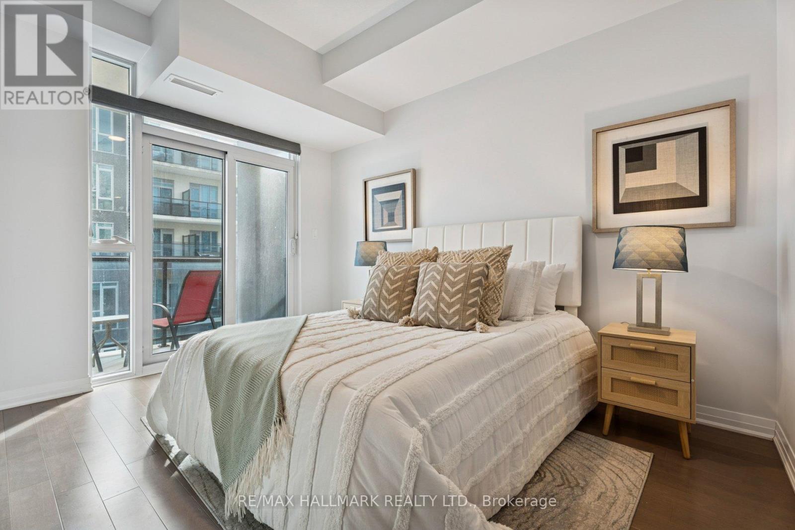 409 - 10 Concord Place, Grimsby, ON - Indoor Photo Showing Bedroom