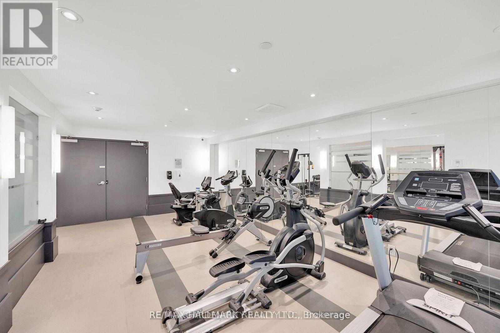 409 - 10 Concord Place, Grimsby, ON - Indoor Photo Showing Gym Room