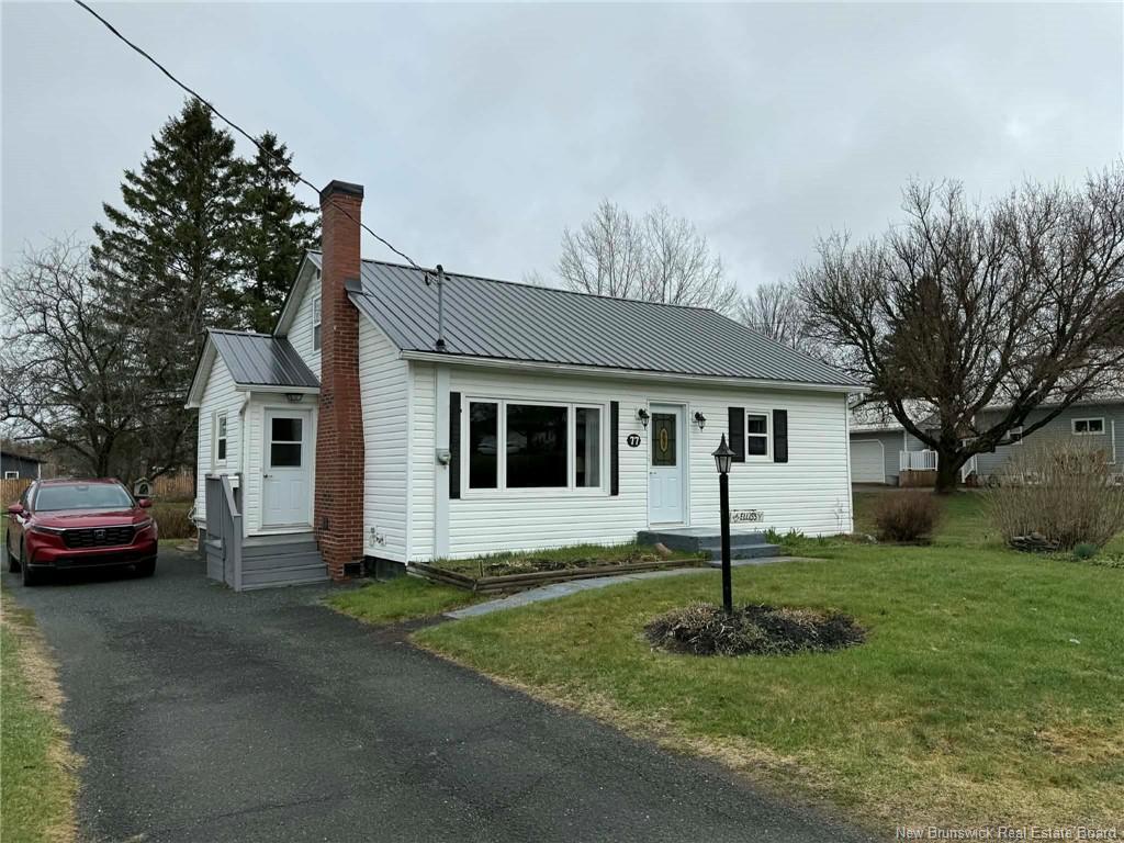 77 Hillcrest St, Hartland, NB