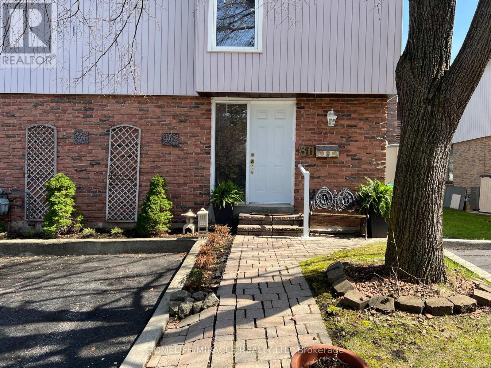 30 - 59 Kenninghall Boulevard, Mississauga, ON - Outdoor