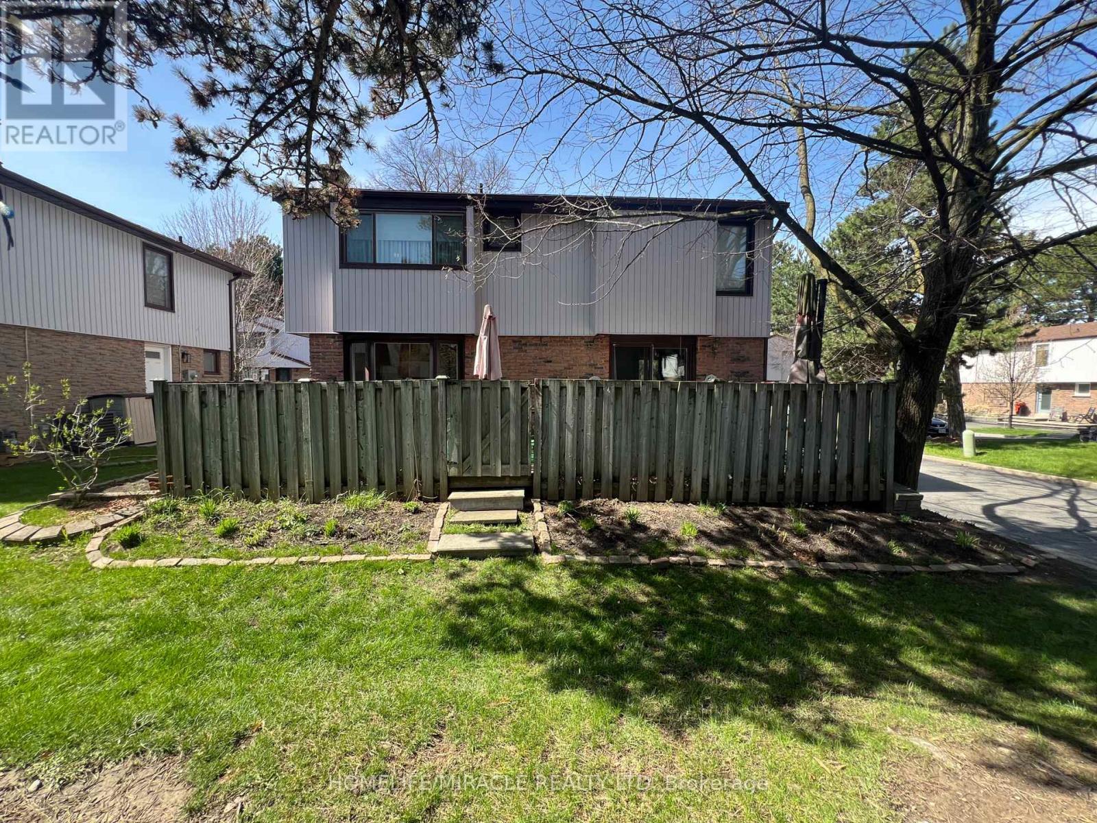 30 - 59 Kenninghall Boulevard, Mississauga, ON - Outdoor