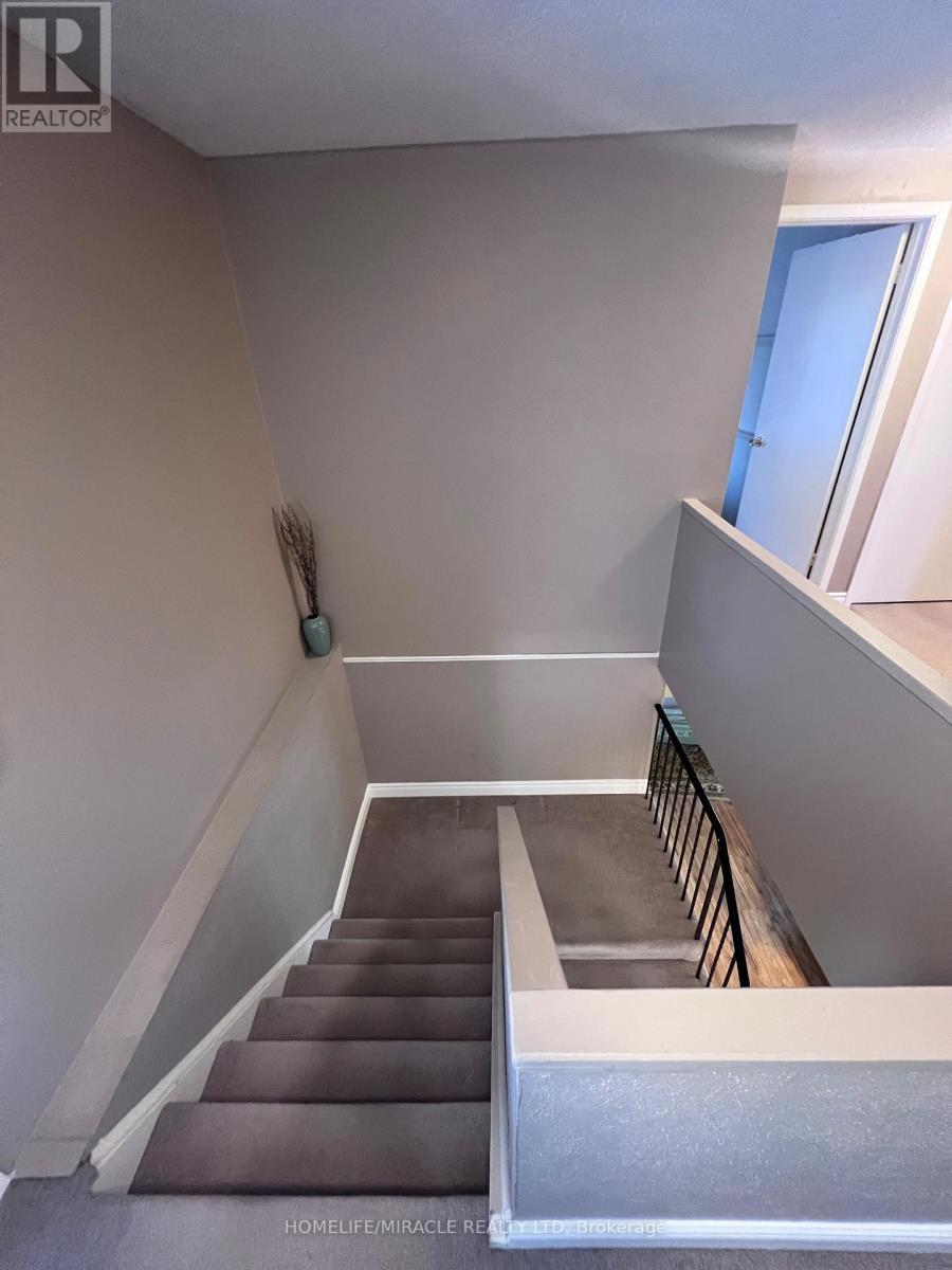 30 - 59 Kenninghall Boulevard, Mississauga, ON - Indoor Photo Showing Other Room