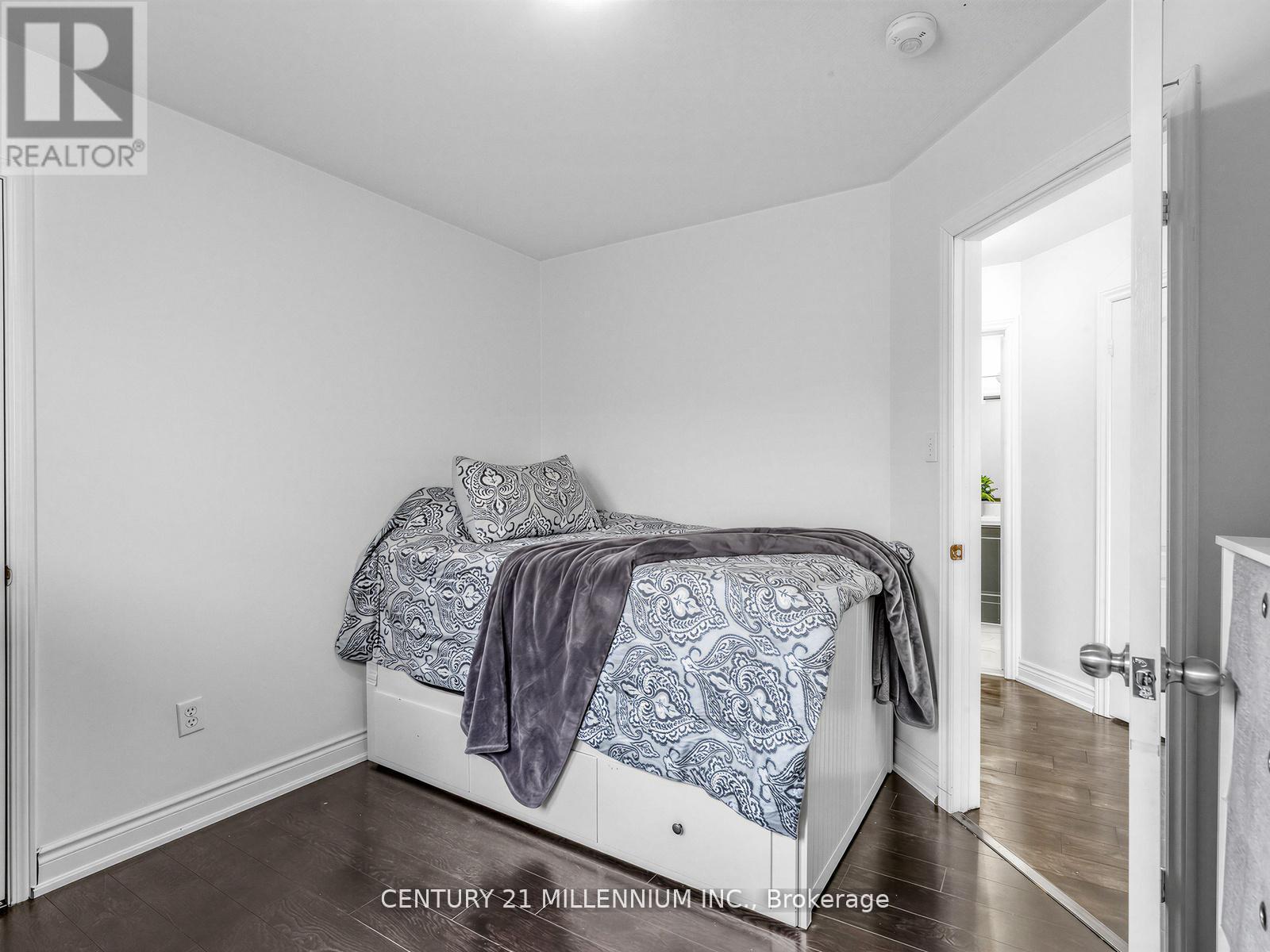 16 Albery Road, Brampton, ON - Indoor Photo Showing Bedroom