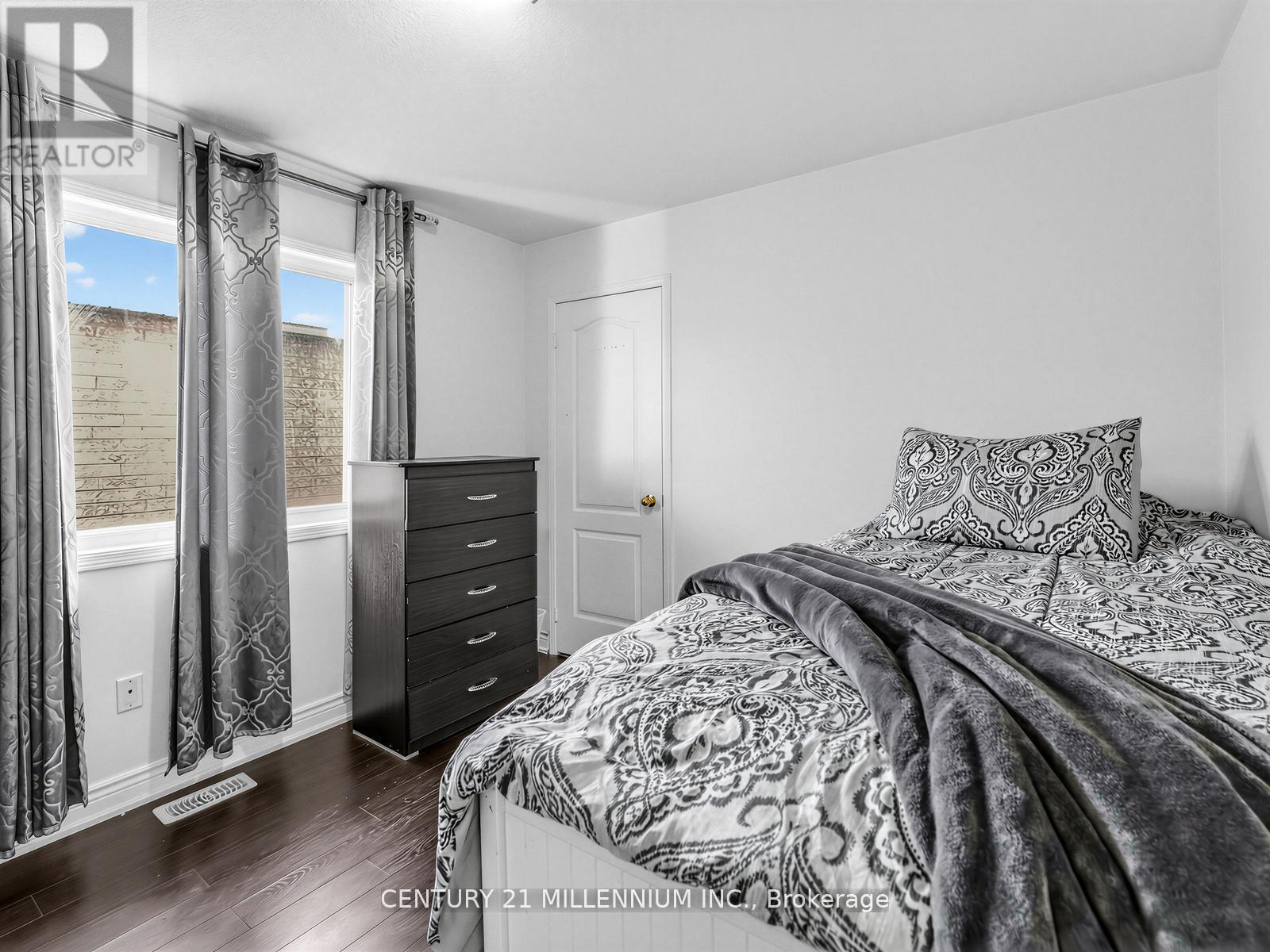 16 Albery Road, Brampton, ON - Indoor Photo Showing Bedroom
