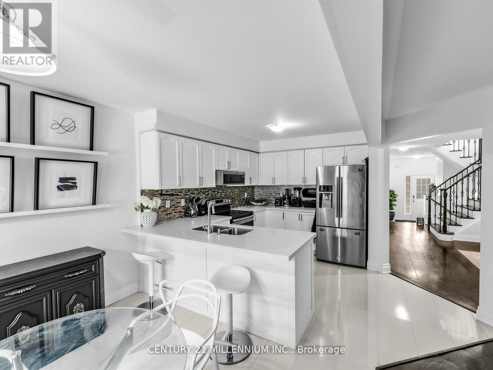 16 Albery Road, Brampton, ON - Indoor Photo Showing Kitchen With Double Sink