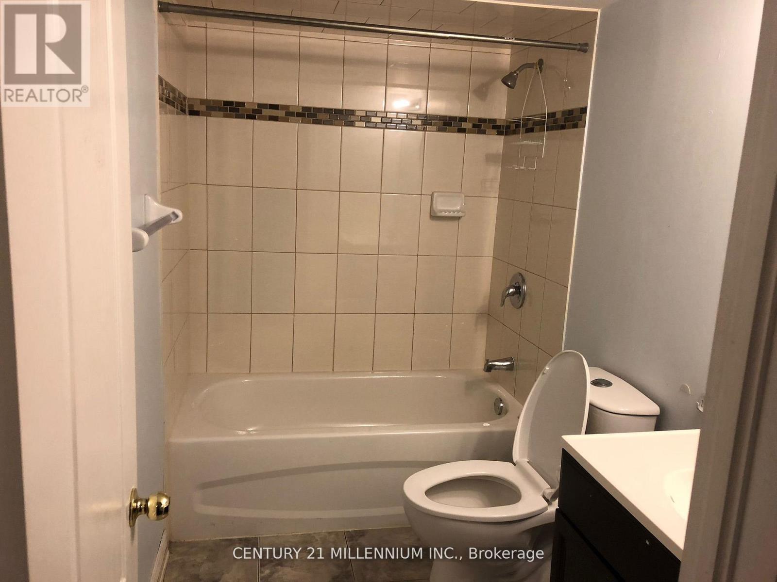 16 Albery Road, Brampton, ON - Indoor Photo Showing Bathroom