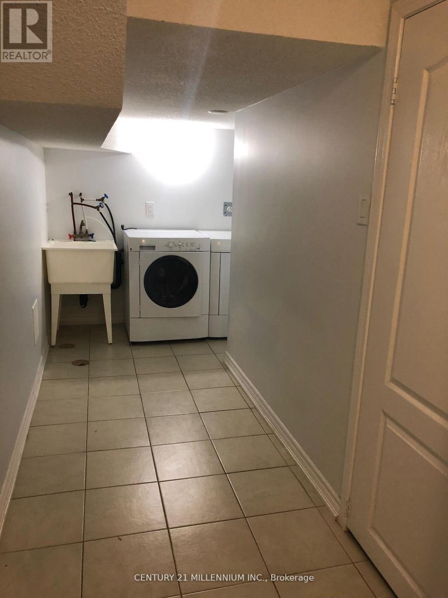 16 Albery Road, Brampton, ON - Indoor Photo Showing Laundry Room