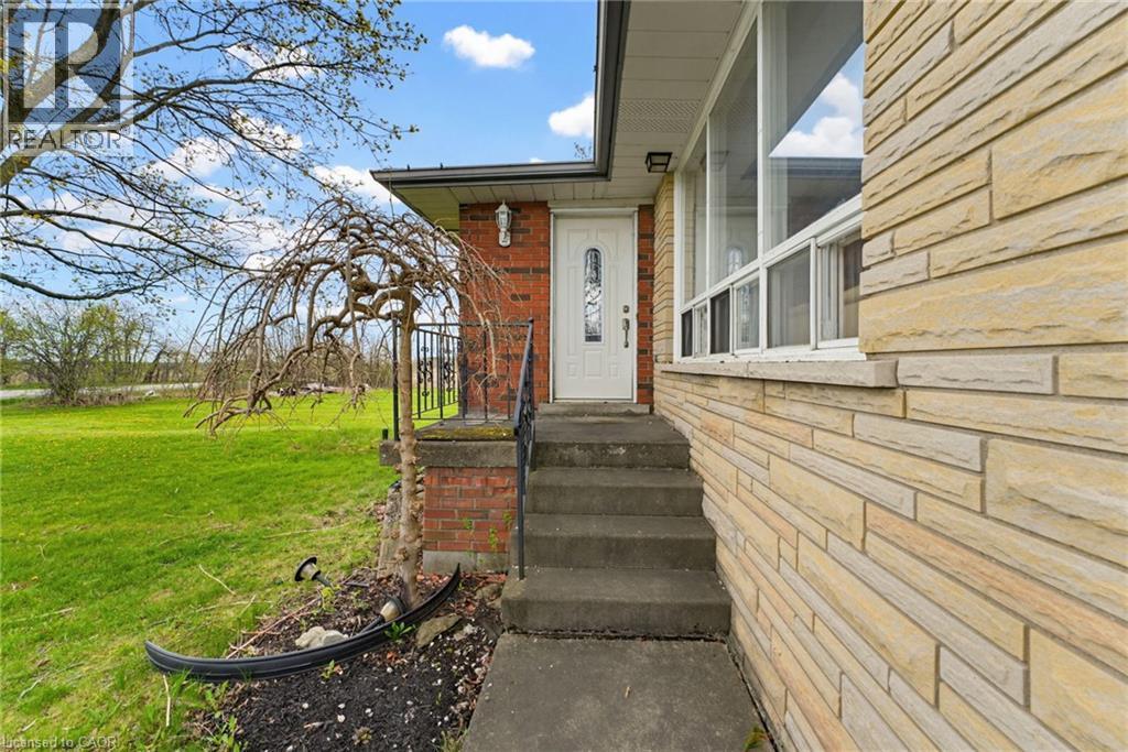 516 Mud Street E, Hamilton, ON - Outdoor