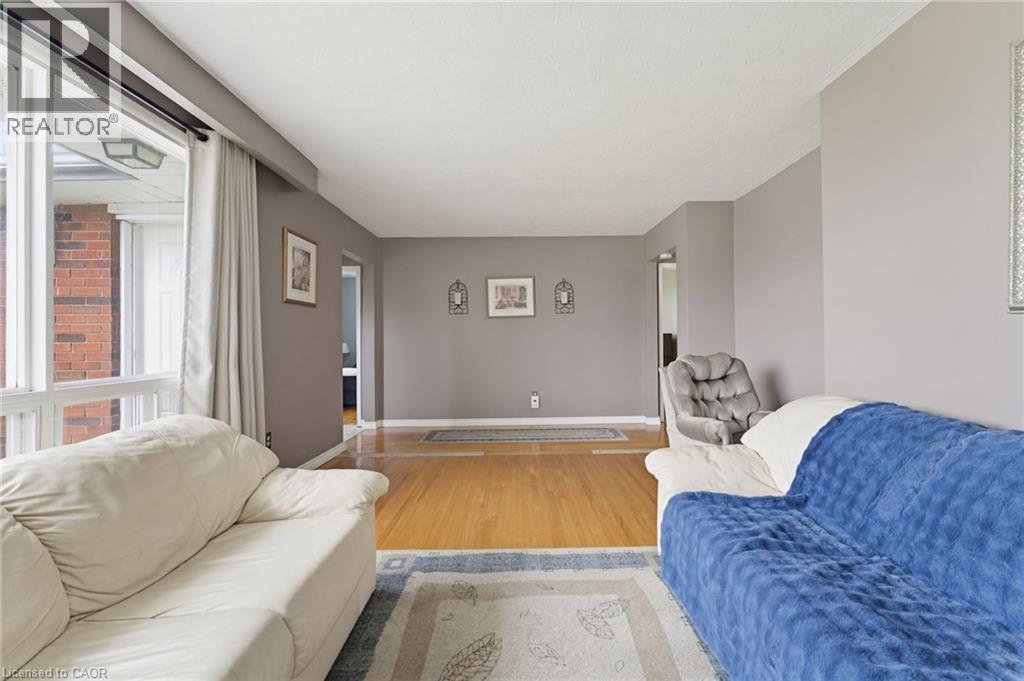 516 Mud Street E, Hamilton, ON - Indoor