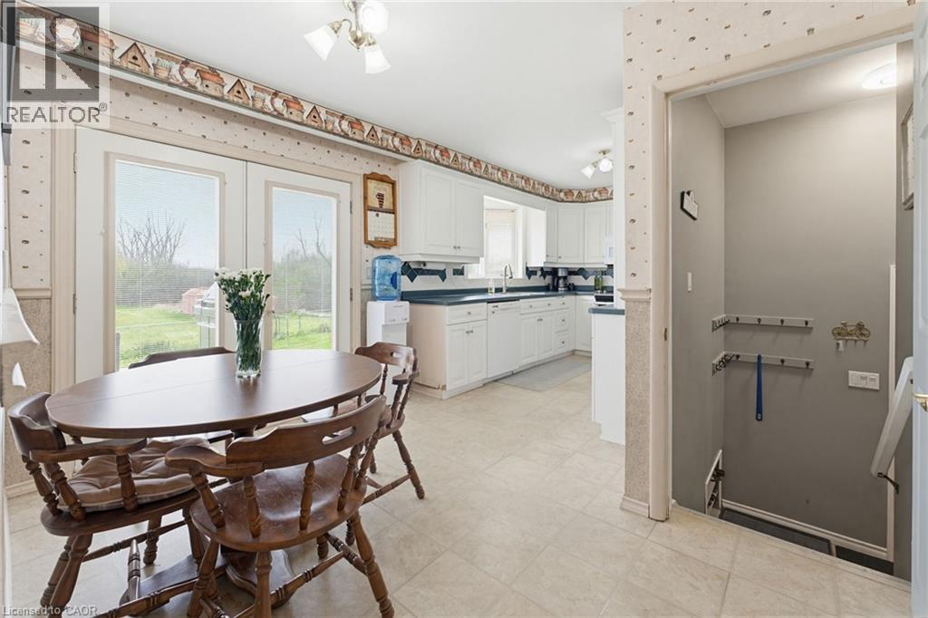 516 Mud Street E, Hamilton, ON - Indoor Photo Showing Other Room