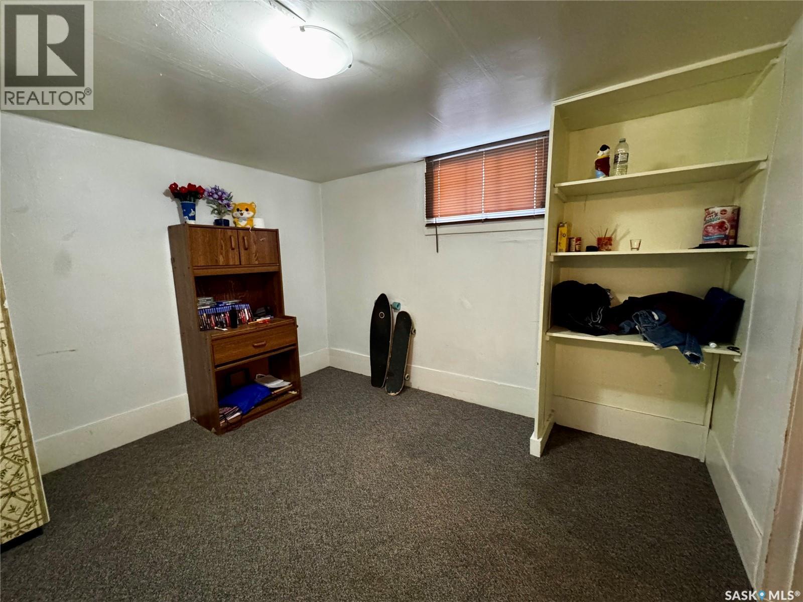 305 3Rd Avenue Ne, Swift Current, SK - Indoor