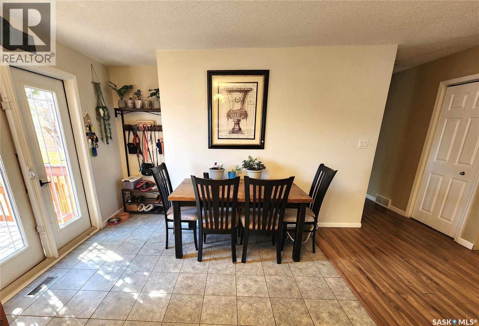 1330 8Th Street, Estevan, SK - Indoor Photo Showing Dining Room