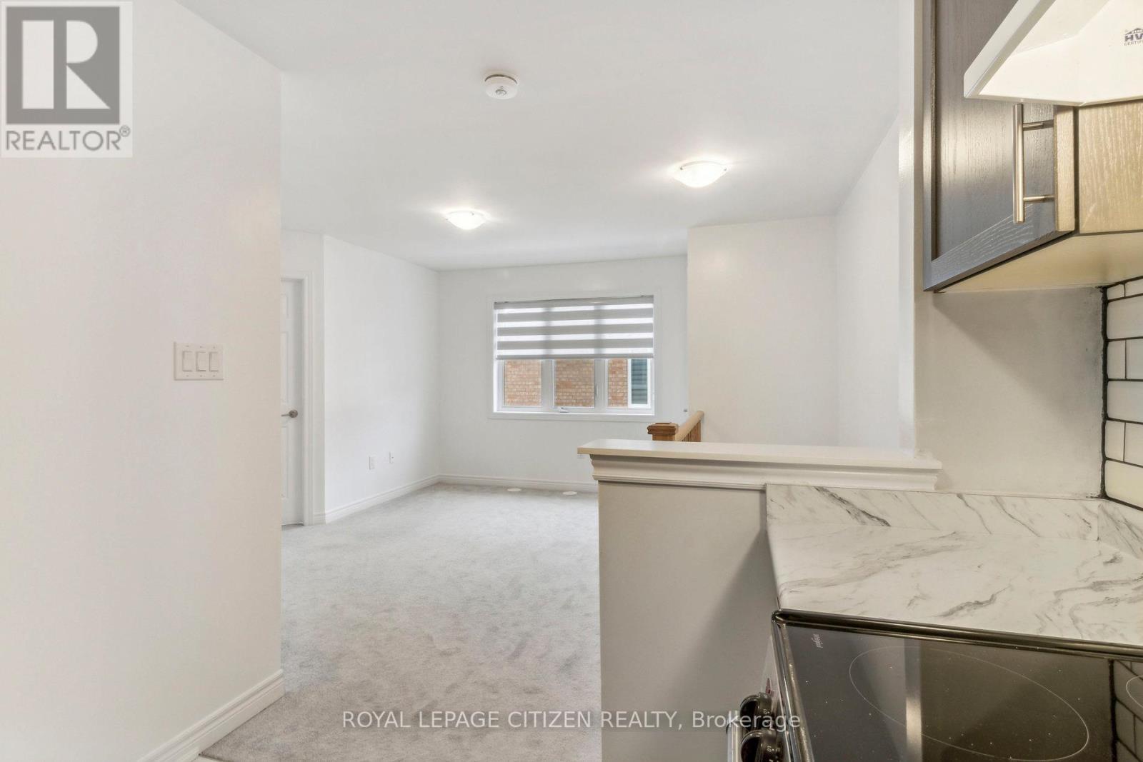 B - 526 White'S Hill Avenue, Markham, ON - Indoor Photo Showing Other Room