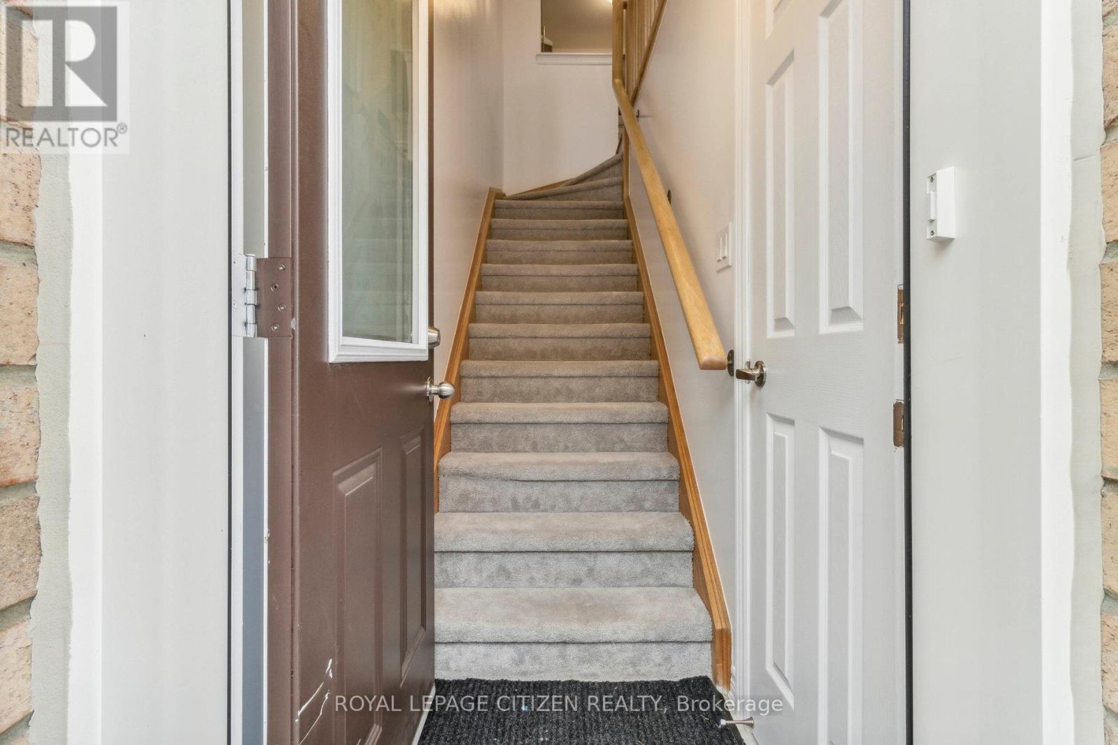 B - 526 White'S Hill Avenue, Markham, ON - Indoor Photo Showing Other Room