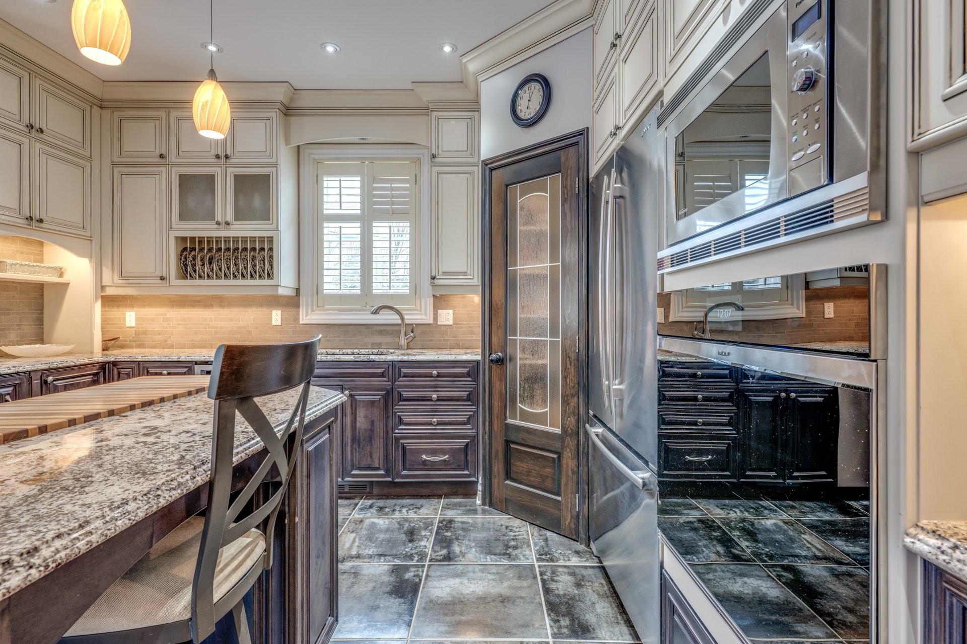 Cuisine - 45 Rue De Servando, Blainville, QC - Indoor Photo Showing Kitchen With Upgraded Kitchen